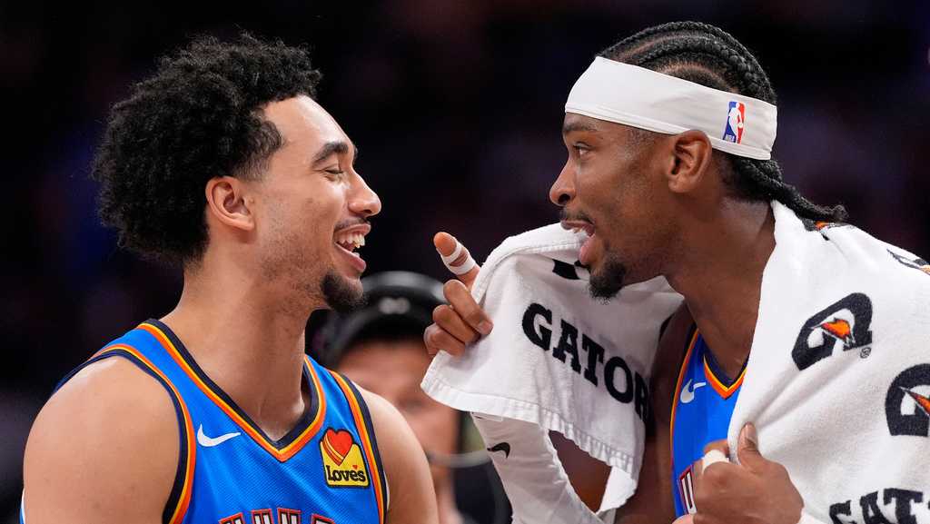 OKC Thunder use big second half to blow out Lakers in Game 3