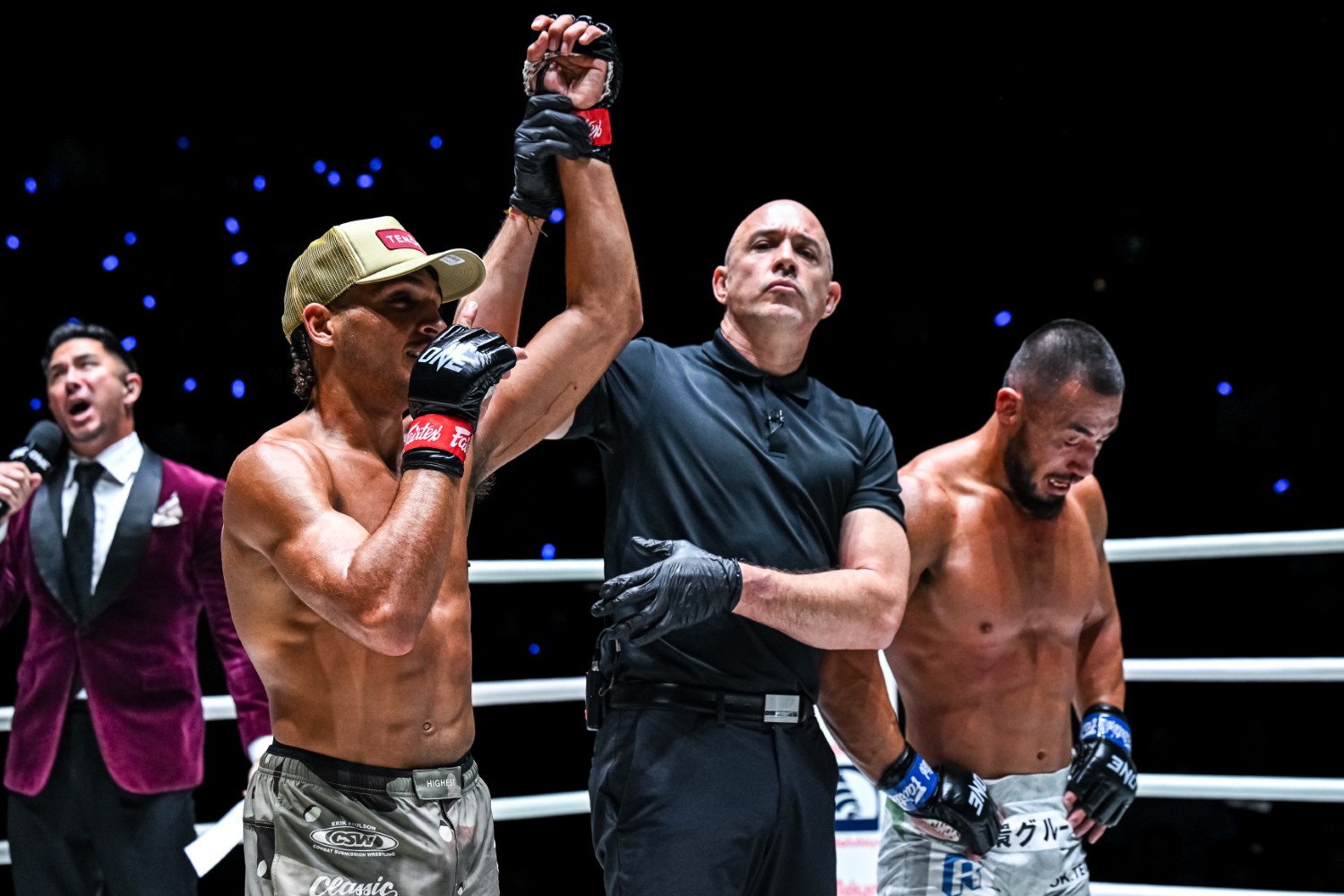 Kade Ruotolo celebrates his second-round KO against Hiroyuki Tetsuka in Bangkok