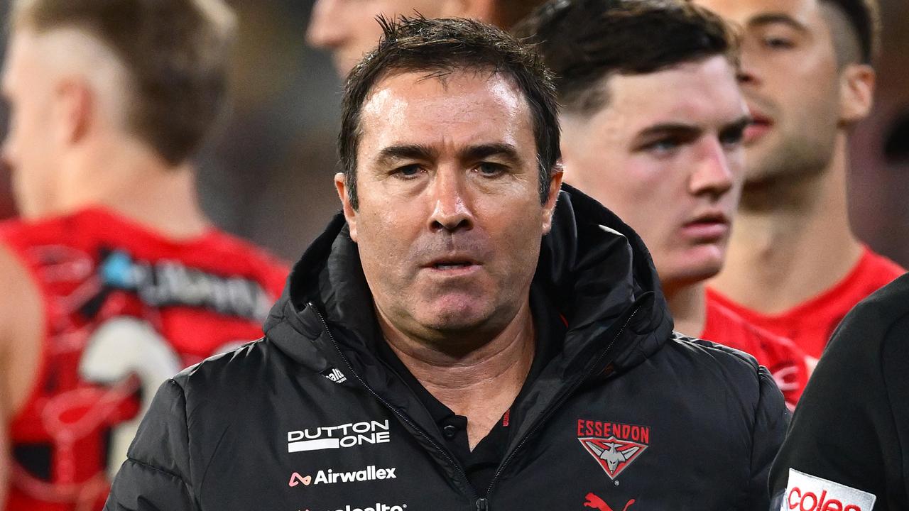 Essendon slump to bottom of AFL ladder, crisis worsens