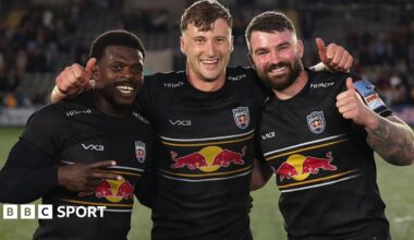 Newcastle players celebrate victory