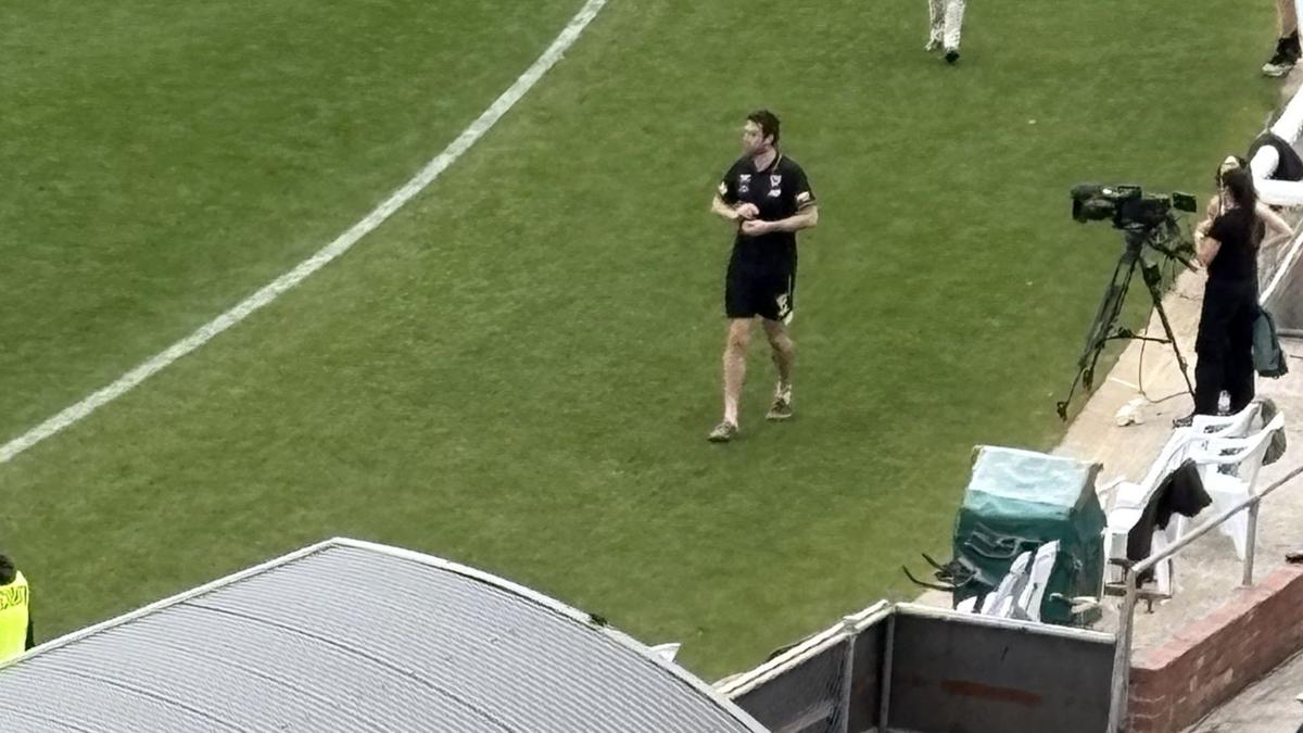 AFL world rallies around cursed St Kilda star Max King after injury in the VFL
