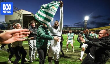 Scottish Premier League title race goes to final day with Hearts leading Celtic by one point