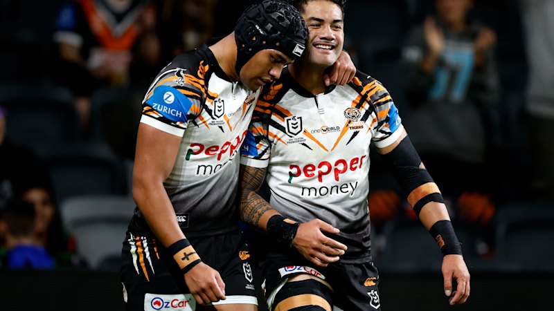 NRL round 13 LIVE: Tigers build strong first-half lead over Bulldogs