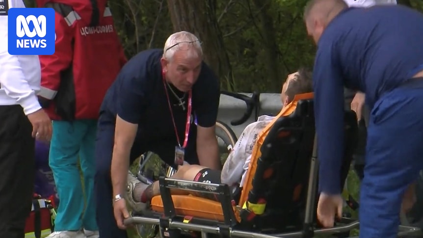 Jay Vine hospitalised after horror Giro d'Italia crash takes down field