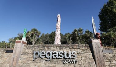 Pegasus Golf Course being sold to housing development company, leaving golfers, residents angry