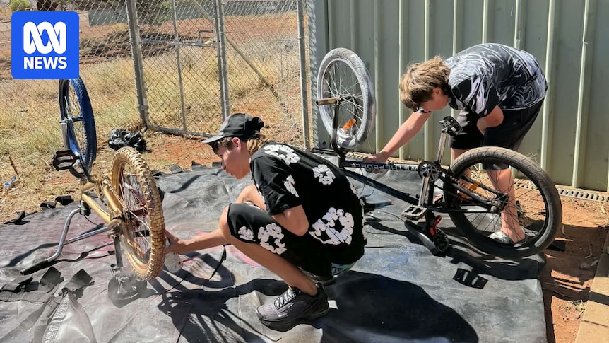 Meekatharra bike donation and workshop gets kids cycling to school
