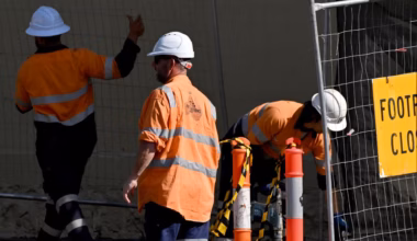 Australian workers poorer as wages lag behind rising prices