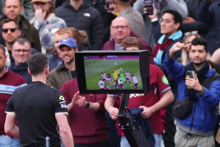 Chris Kavanagh reviews a tv replay