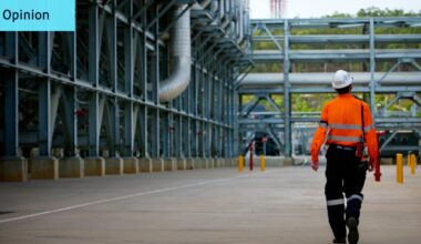 Queensland LNG: Our reliance on gas may help us get rich quick, but it will keep us poorer longer