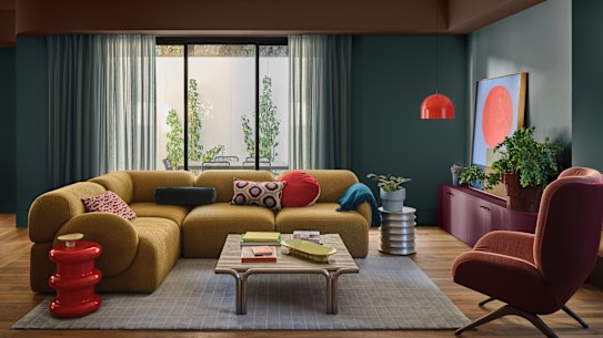 Fortune favours the brave when it comes to choosing paint colours and techniques. For the full drama, opt for colour capping with a ceiling painted darker than the walls.