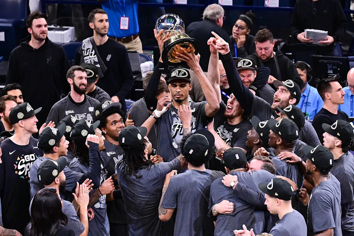 Air Corgi correctly predicts every game of Spurs' run through the Western Conference finals
