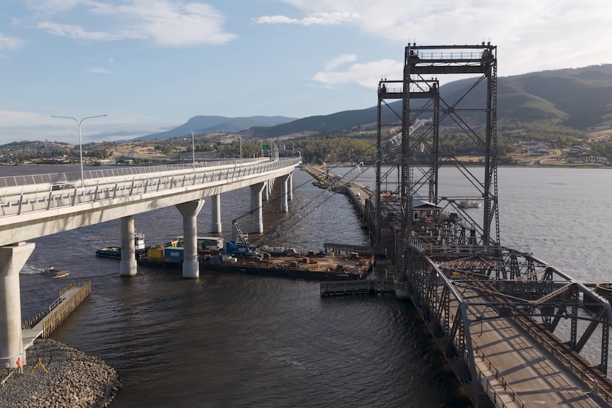 The new and old Bridgewater Bridge side by side, taken from shoreline