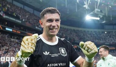 Aston Villa goalkeeper Emiliano Martinez