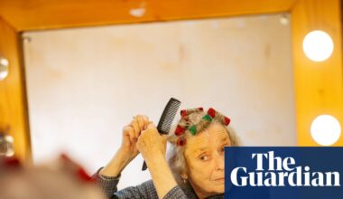 ‘Frailty and terrible rage’: Linda Bassett on Call the Midwife, her crap-free CV and selling ice creams at Olivier’s Old Vic | Theatre