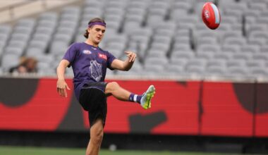 AFL live scores: Walyalup (Fremantle) Dockers aiming to equal best ever winning streak against Essendon