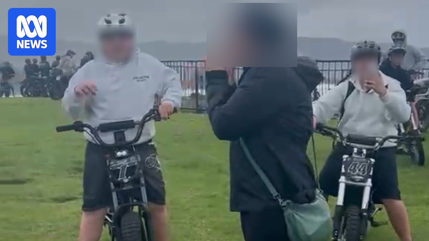 Wollongong She Shapes History tour derailed by teenage boys on e-bikes