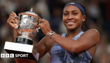 Coco Gauff of United States with the Coupe Suzanne Lenglen trophy