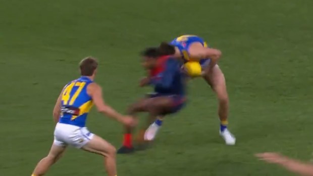 Kozzy Pickett clips Jake Waterman's head.