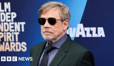 White House calls Mark Hamill 'sick' after actor's Trump grave post