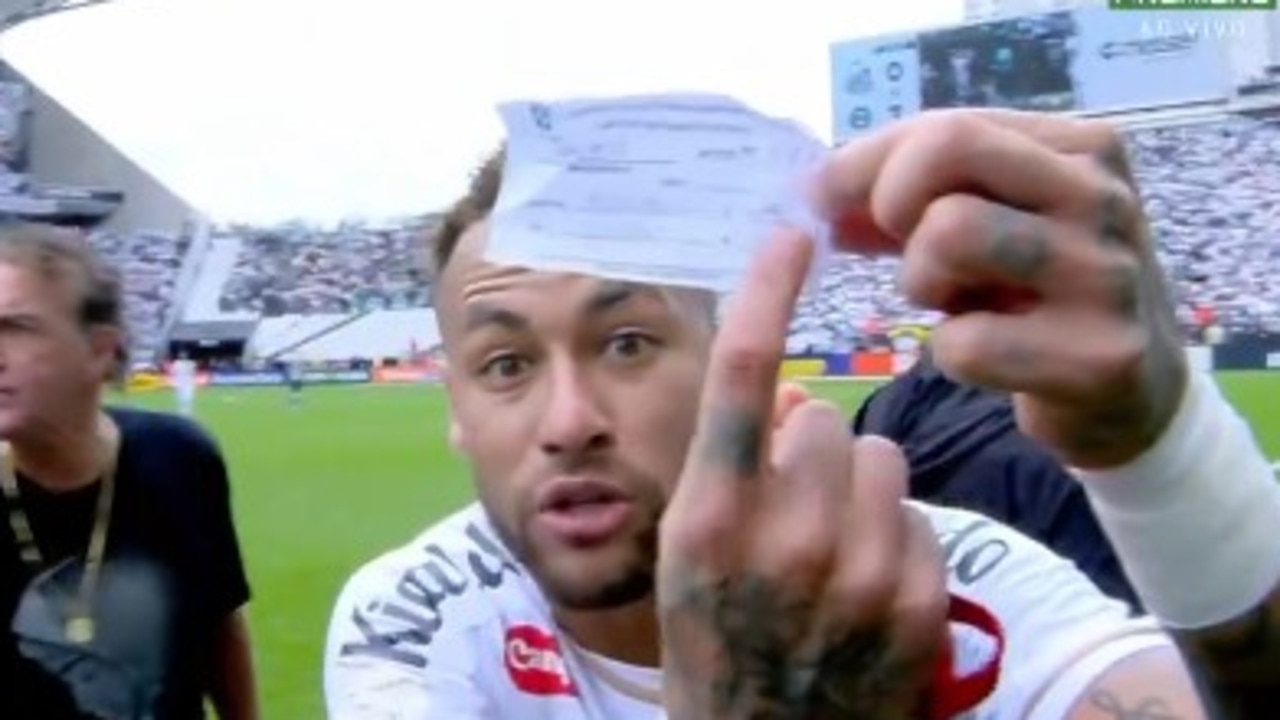 Football: Neymar mistakenly subbed off in final Brazil World Cup audition, Santos beaten by Cortiba, Brazilian Serie A, video
