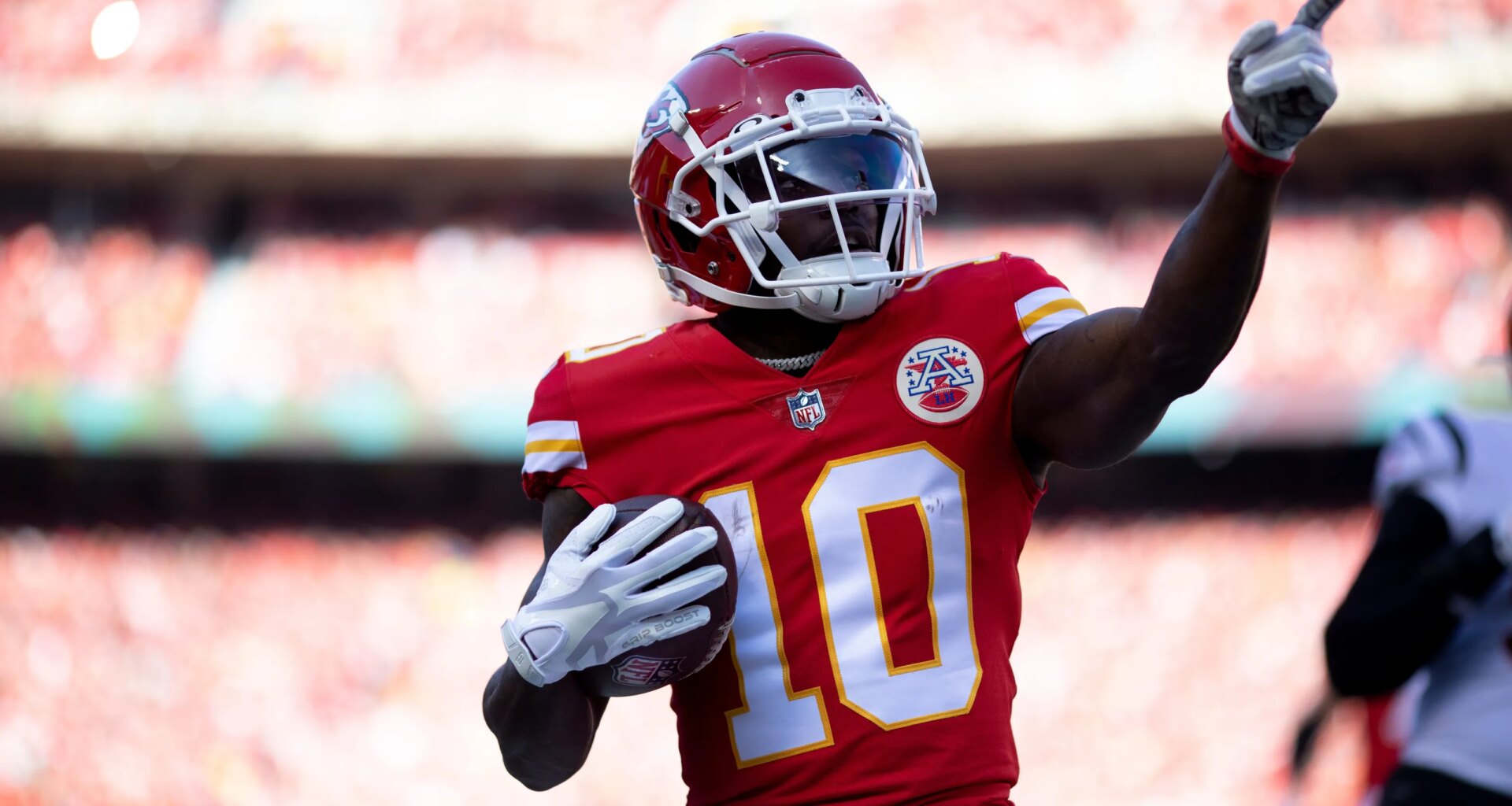 Can Chiefs afford to sign superstar WR Tyreek Hill?