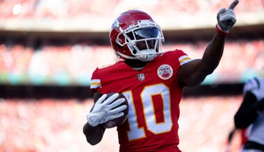 Can Chiefs afford to sign superstar WR Tyreek Hill?
