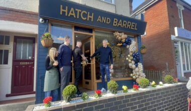 Former boxing champ cuts ribbon to open new café in Southampton