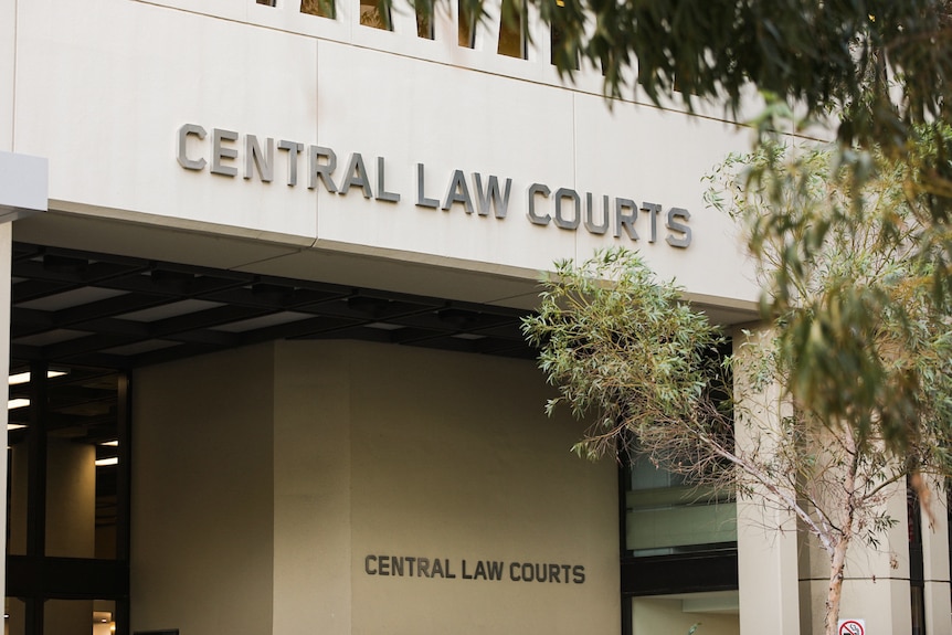 Central Law Courts close