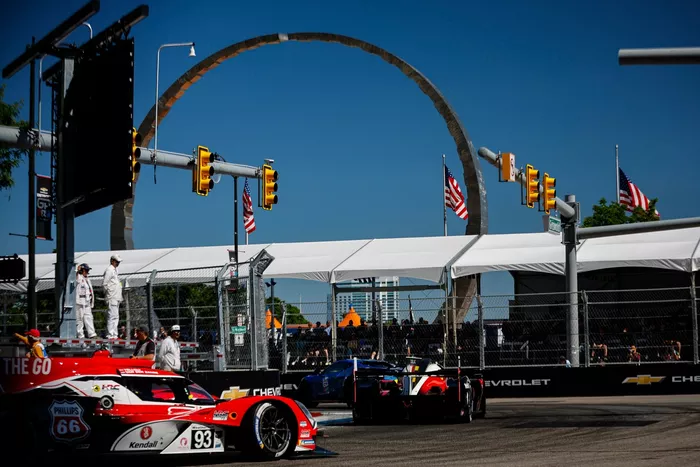 #93 Acura Meyer Shank Racing w/Curb Agajanian Acura ARX-06: Renger van der Zande, Nick Yelloly