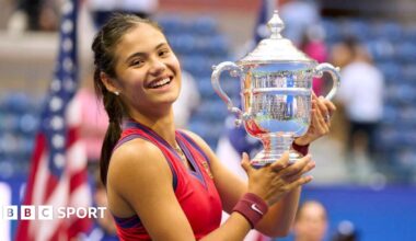 Emma Raducanu with the US Open trophy after her 2021 victory