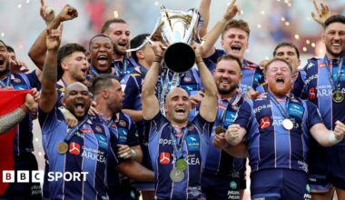 Maxime Lucu lifts the Investec Champions Cup trophy
