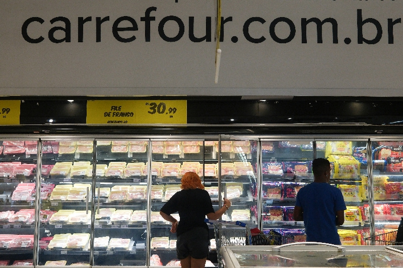 Brazil lifts inflation outlook on oil shock, sees shallower rate-cut cycle