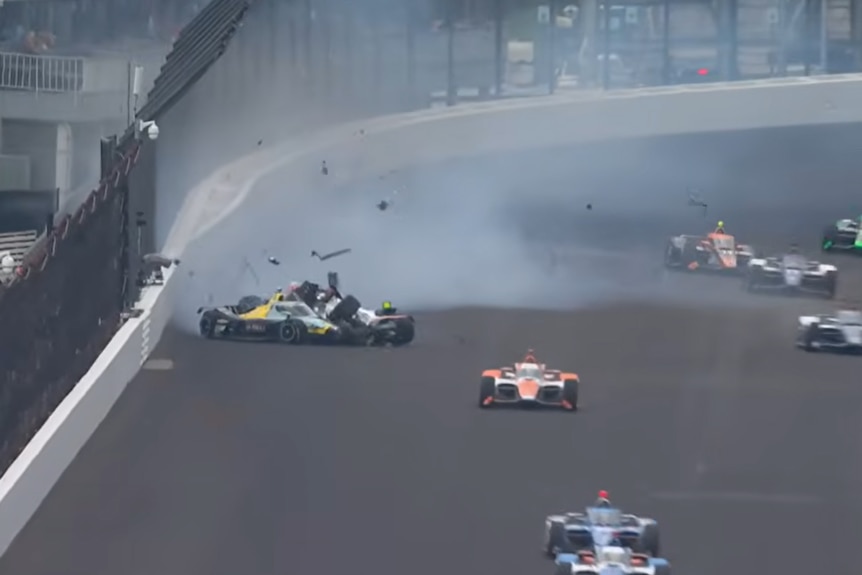 Alexander Rossi crashes at the Indy500