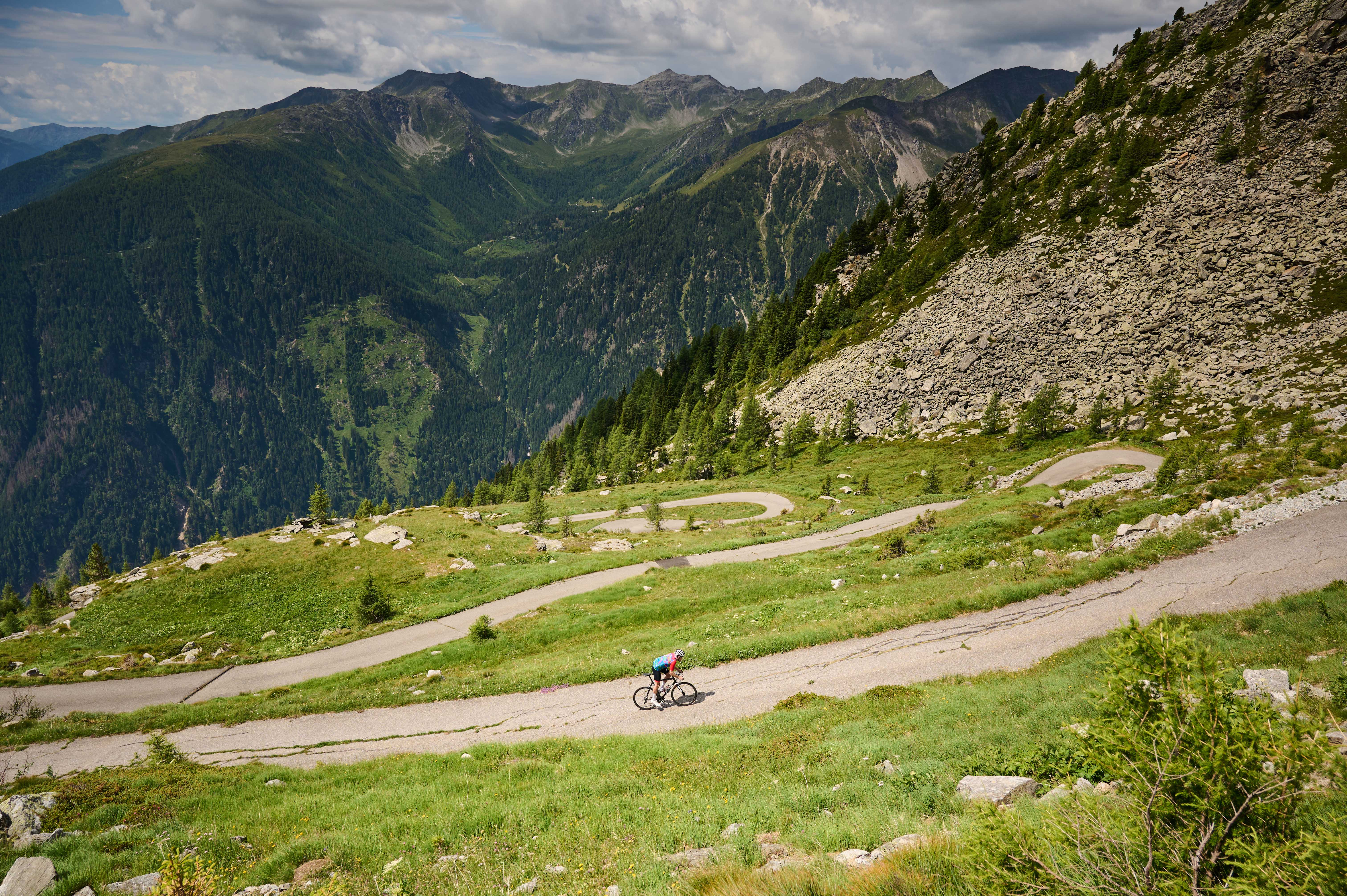 Simon Warren riding in the Austrian Alps