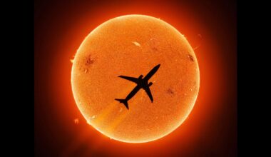 Photographer Takes One in 1.7 Million Photo of Airplane Transiting the Sun