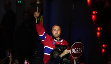 Former Montreal Canadiens goalie Jaroslav Halak carries torch to raucous ovation before Game 4 of Eastern final
