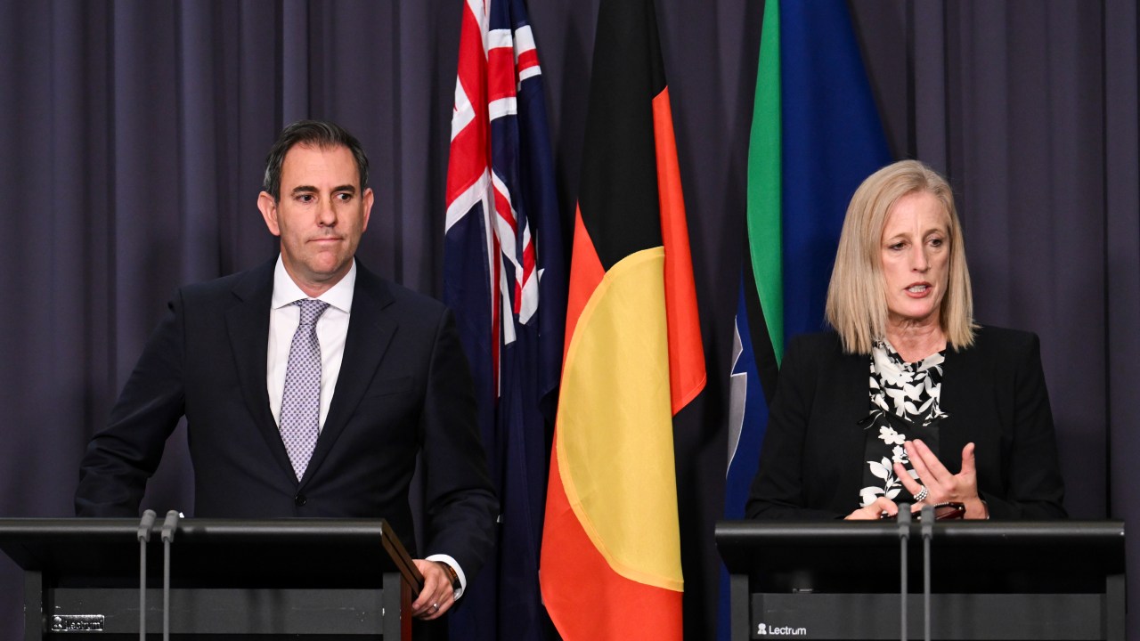 Japan's PM arrives in Australia ahead of key energy talks with Albanese - Sky News Australia