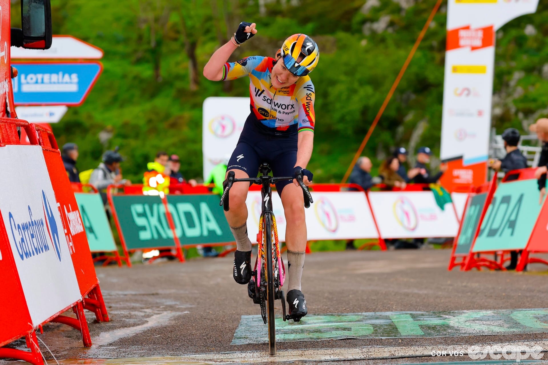 Van der Breggen storms to victory in first GC day of La Vuelta