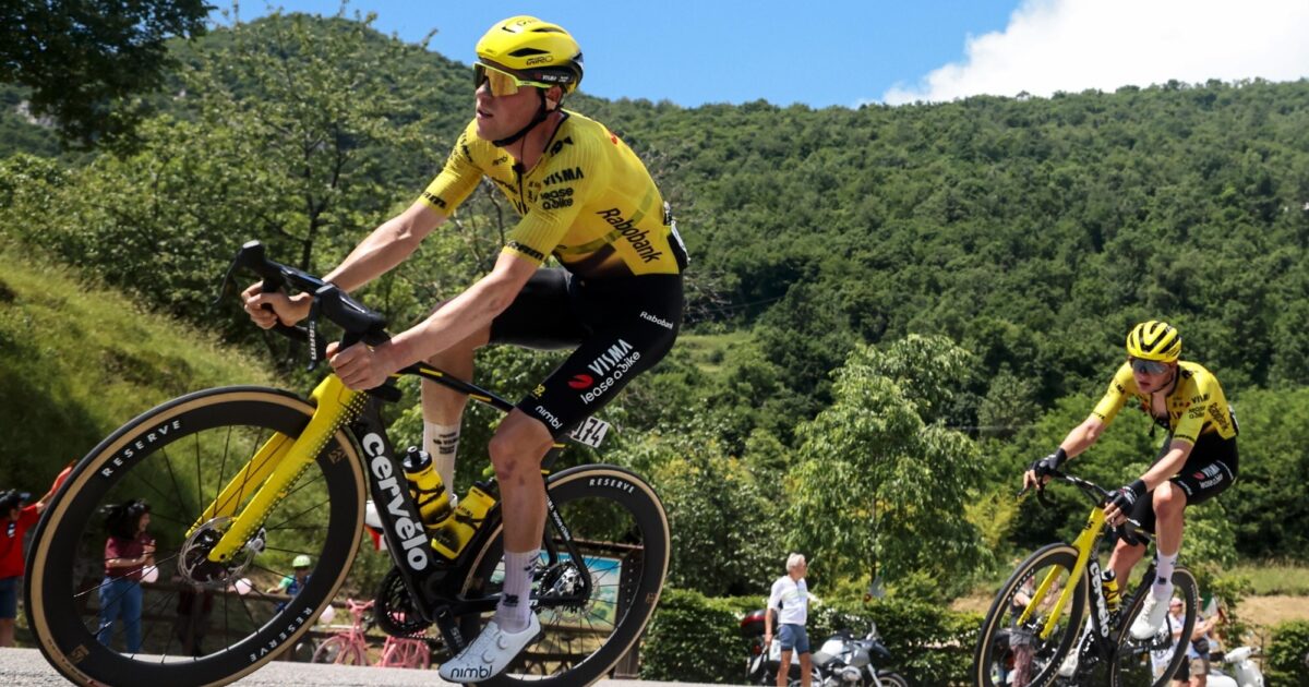 Team Visma | Lease a Bike safely gets through 17th Giro d'Italia stage - Team Visma | Lease a Bike