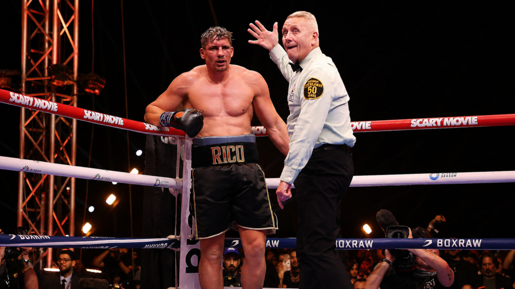 Referee counting as Verhoeven is down. Usyk vs Verhoeven result.