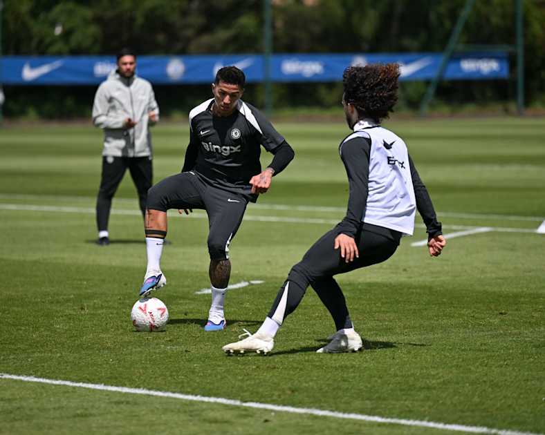 Training gallery: Working towards Wembley | News | Official Site