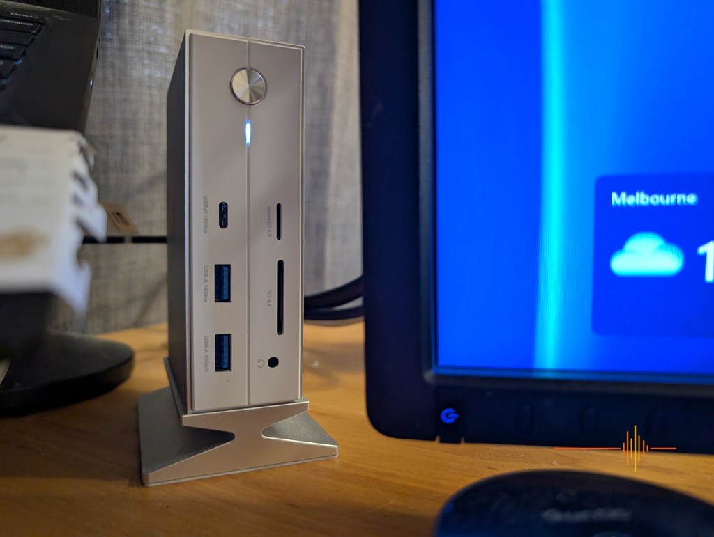 DLink DUF-E01 front view on desk