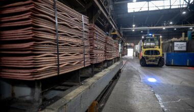 Canada’s economy stalls, posting consecutive quarterly declines