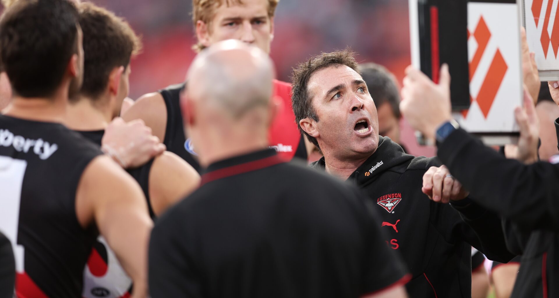 Scott responds to Giants' banner jibe