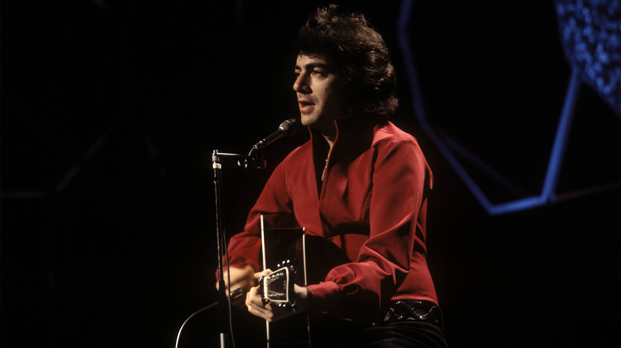 Neil Diamond performs on the BBC in 1971