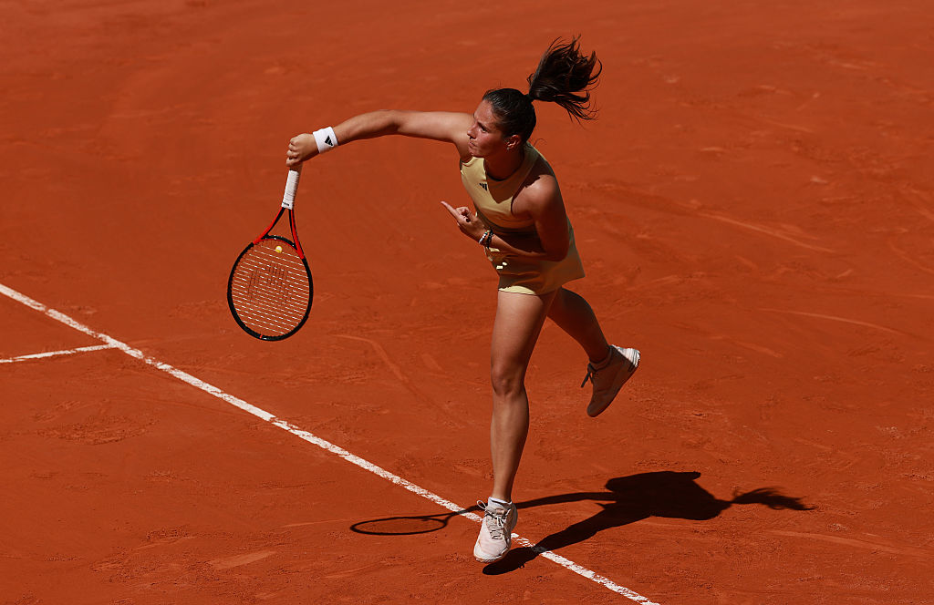 Kasatkina shines on Spanish clay