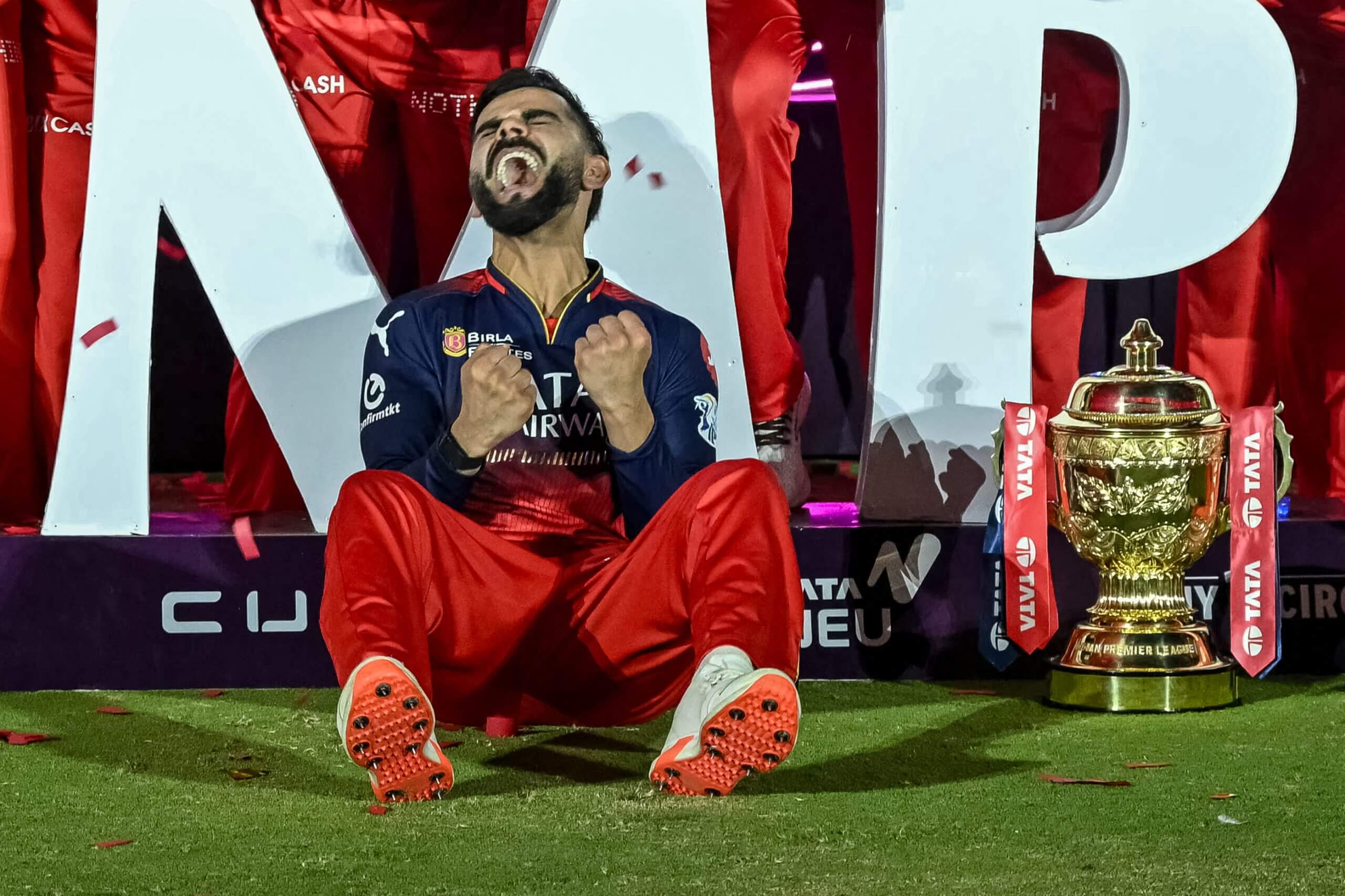 The great India batter Virat Kohli reacts to winning last season's IPL