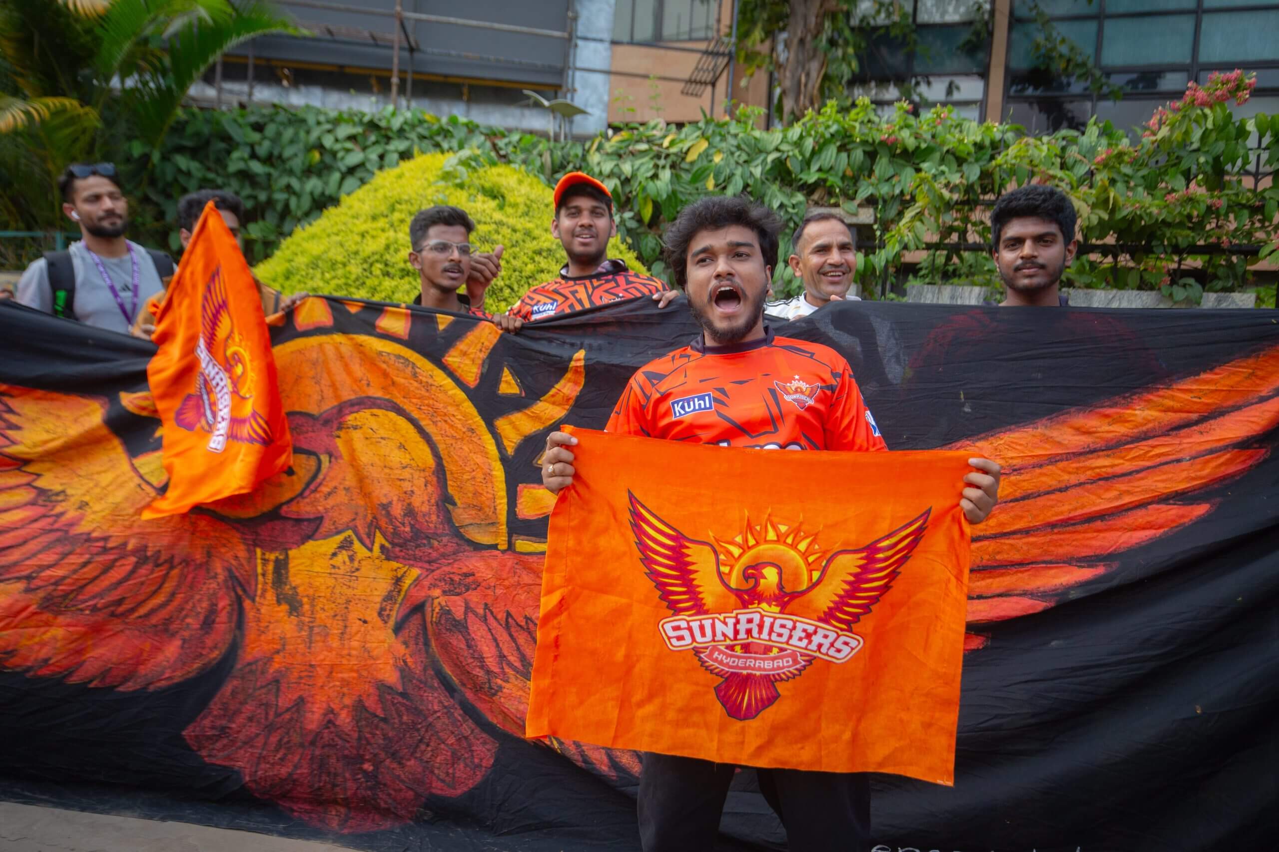 Fans of Sunrisers Hyderabad whip up the pre-match atmosphere