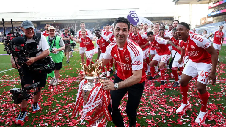 Arsenal Invincibles vs. Mikel Arteta's Gunners: What Champions League final means for debate on greatest team image