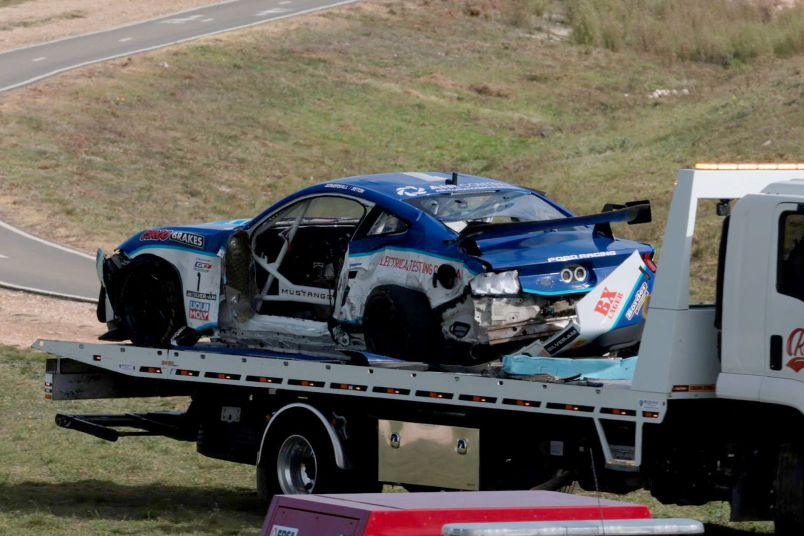 Heavy crash for Gomersall/Seton Mustang at The Bend